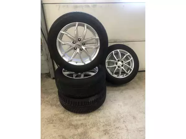 Jantes alu + Pneus hiver 17 225/55 R17 97H - Photo 1