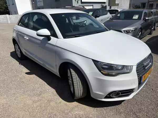 Audi A1 1.2 TSI 85CV - Photo 2