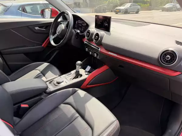Audi Q2 30 TDI 115 CV S-TRONIC - Photo 2
