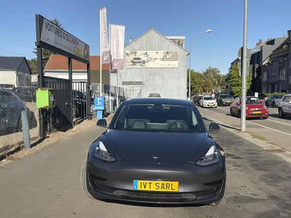Tesla Model 3 239 KW - Photo 2