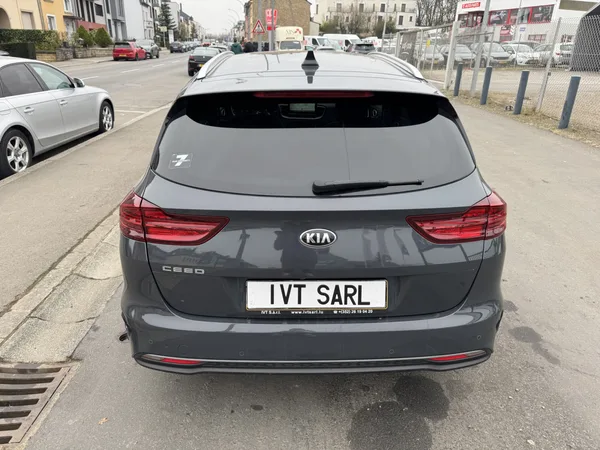 Kia Ceed SW Édition 7 1.0 T-GDI émotive pack - Photo 3