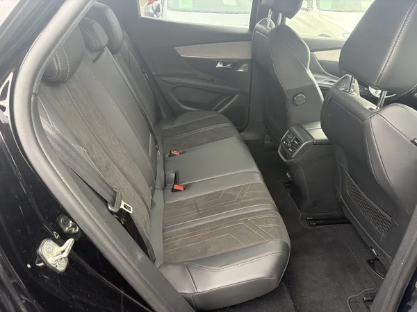 Peugeot 3008 GT 1.2 PT 131CV EAT8 - Photo 2