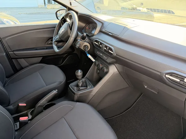 Dacia Sandero 1.0 Tce 100 Essentiel - Photo 2