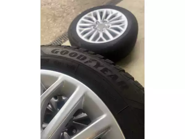 Jantes alu + Pneus hiver 16 205/55 R16 91H - Photo 2