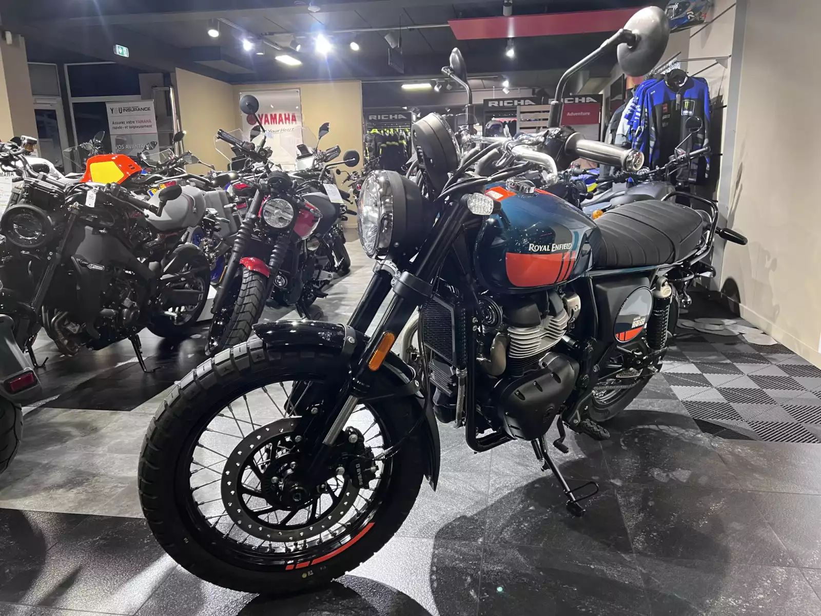 Royal Enfield Bear 650 Petrol Green - Photo 1