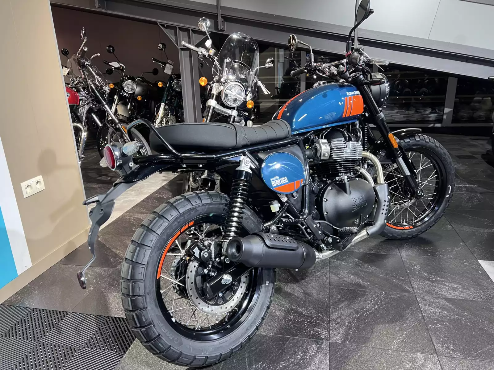Royal Enfield Bear 650 Petrol Green - Photo 1