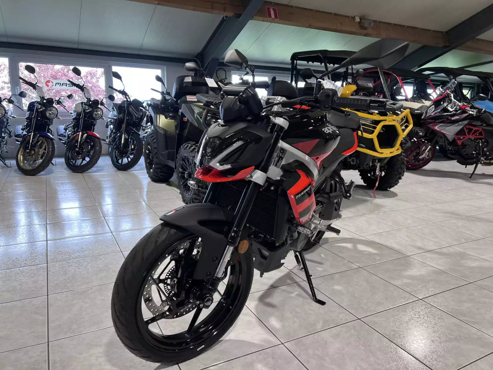 Aprilia TUONO 457 - Photo 1