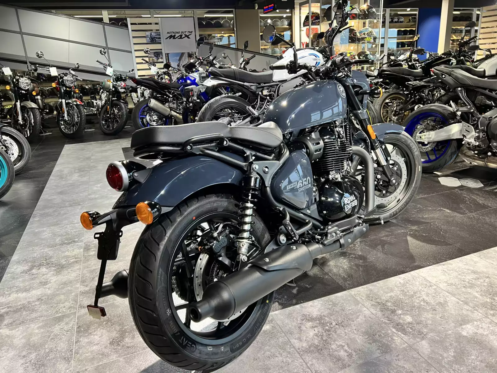Royal Enfield Shotgun 650 sheetmetal grey - Photo 1