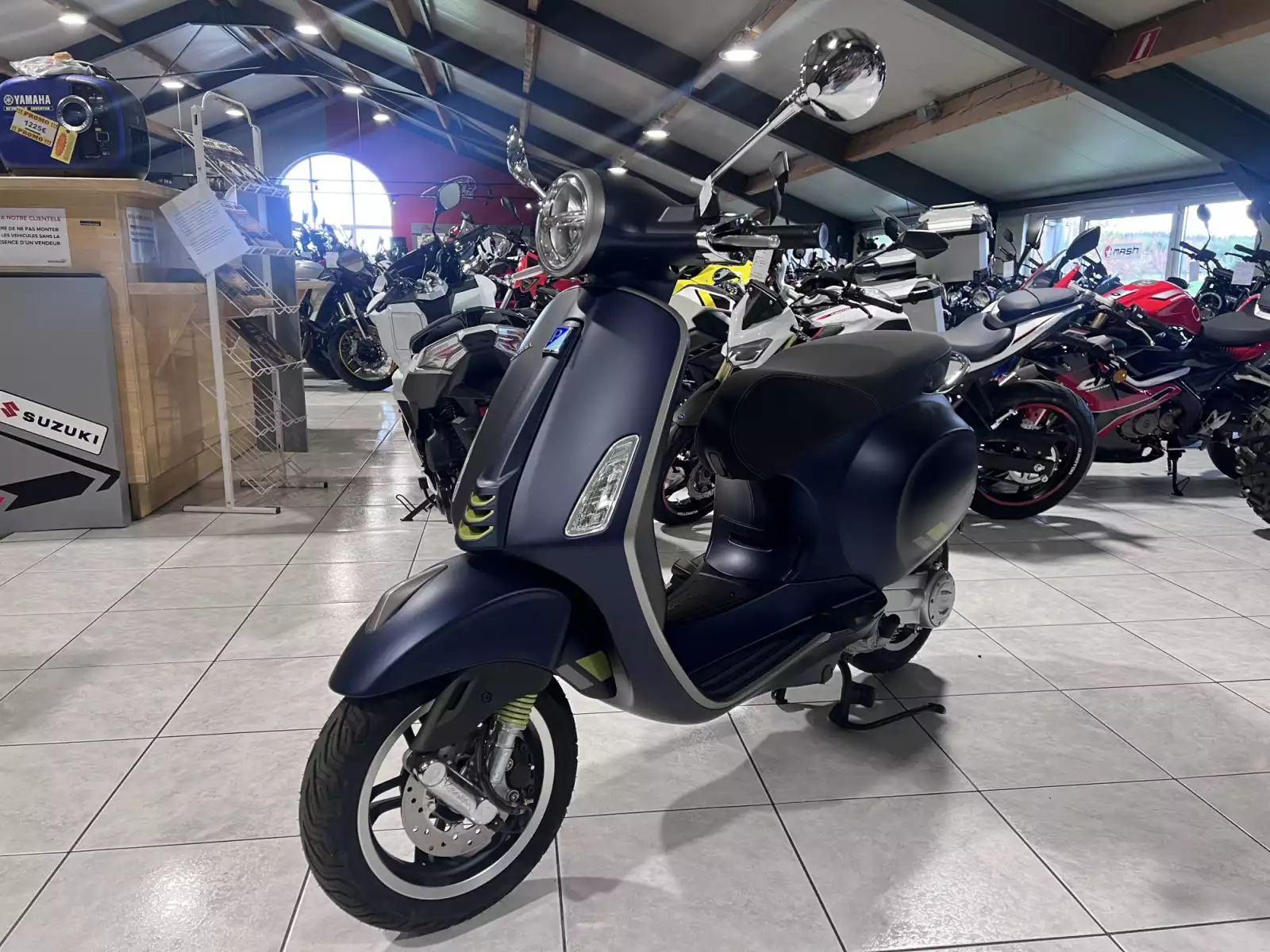 Vespa Primavera 50 TECH - Photo 1