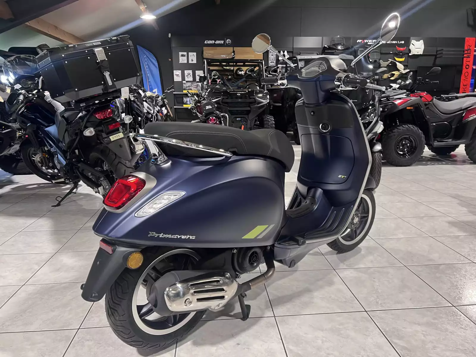 Vespa Primavera 50 TECH - Photo 1