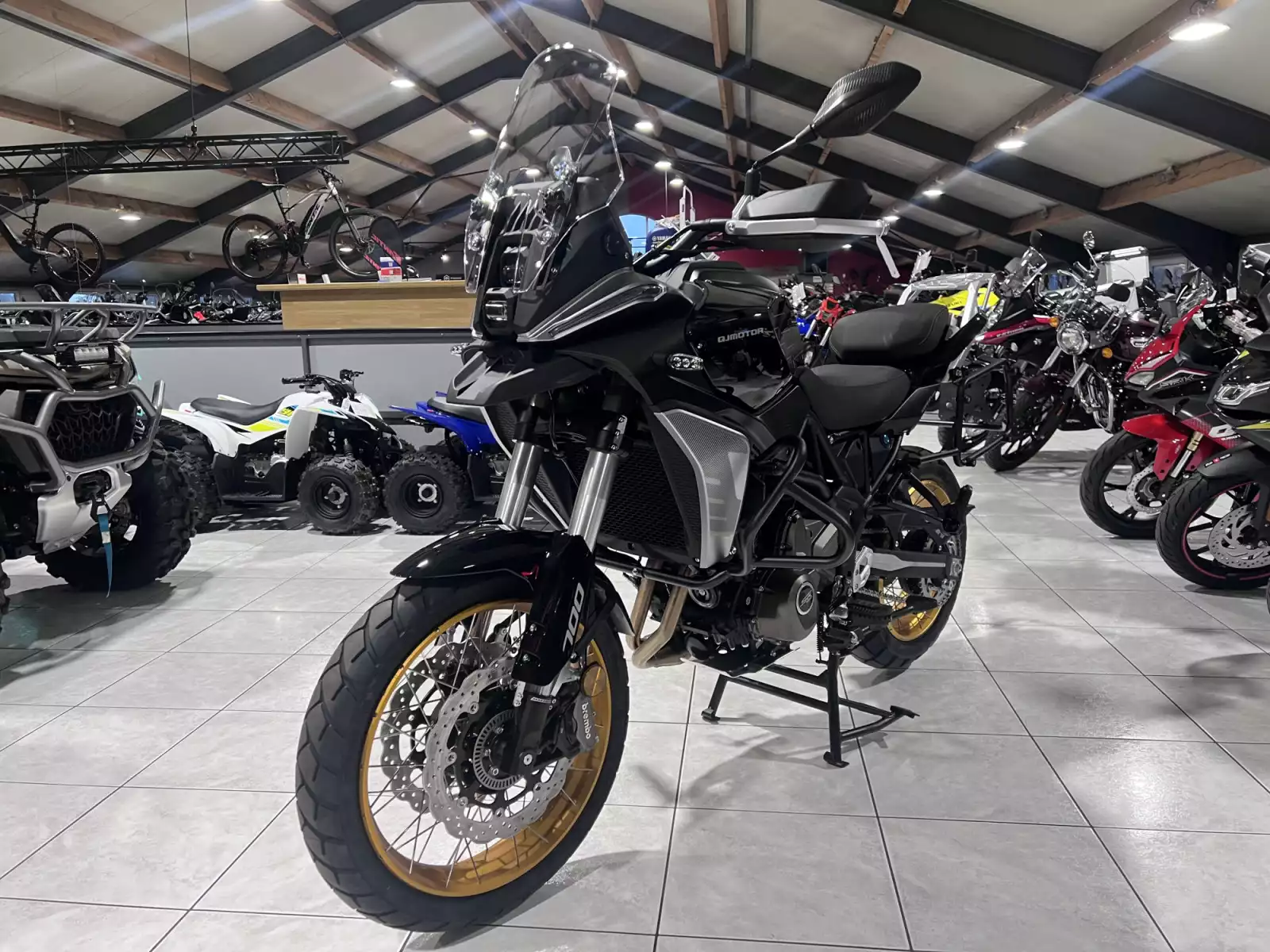 QJ Motor SRT 700 SX TOURING - Photo 1