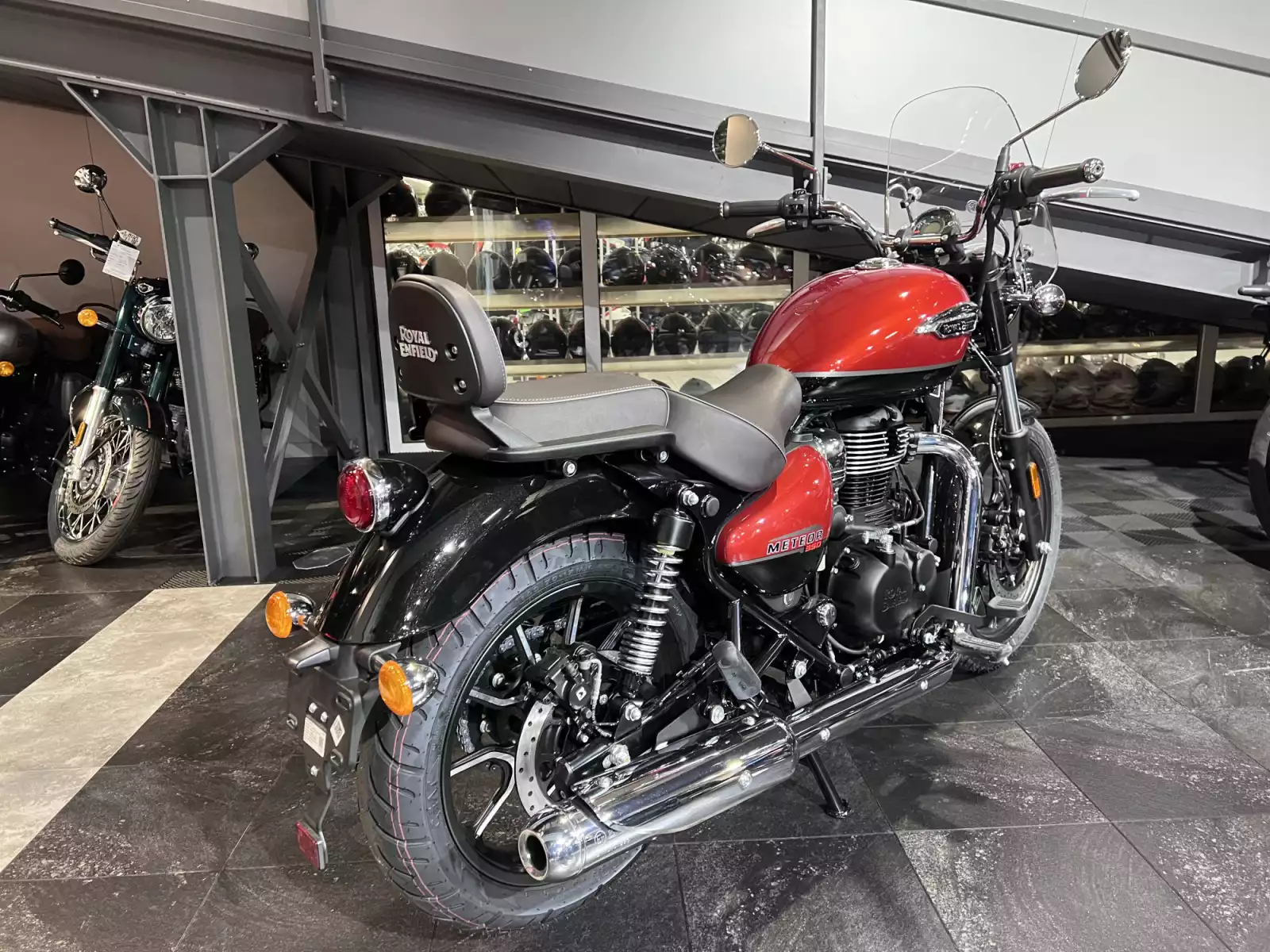 Royal Enfield Meteor 350 SUPERNOVA RED - Photo 1