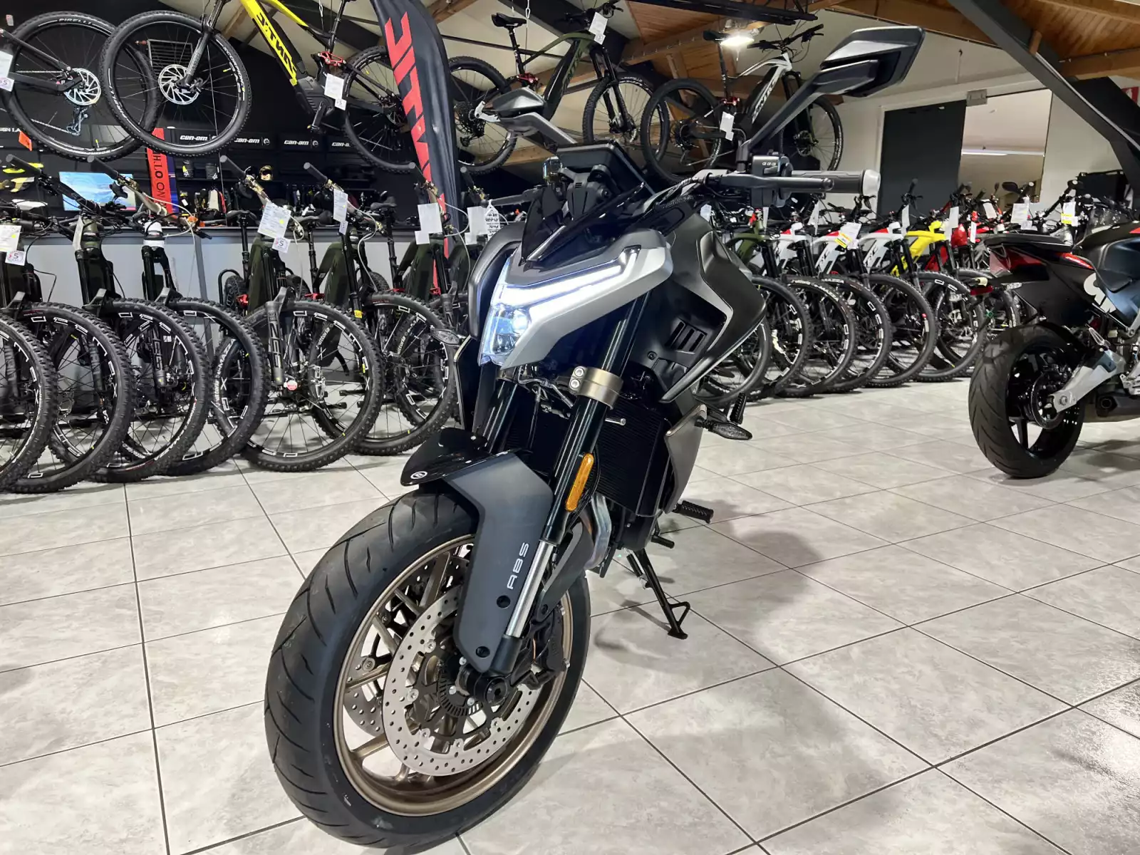 CF Moto 800 NK ADVANCED - Photo 1