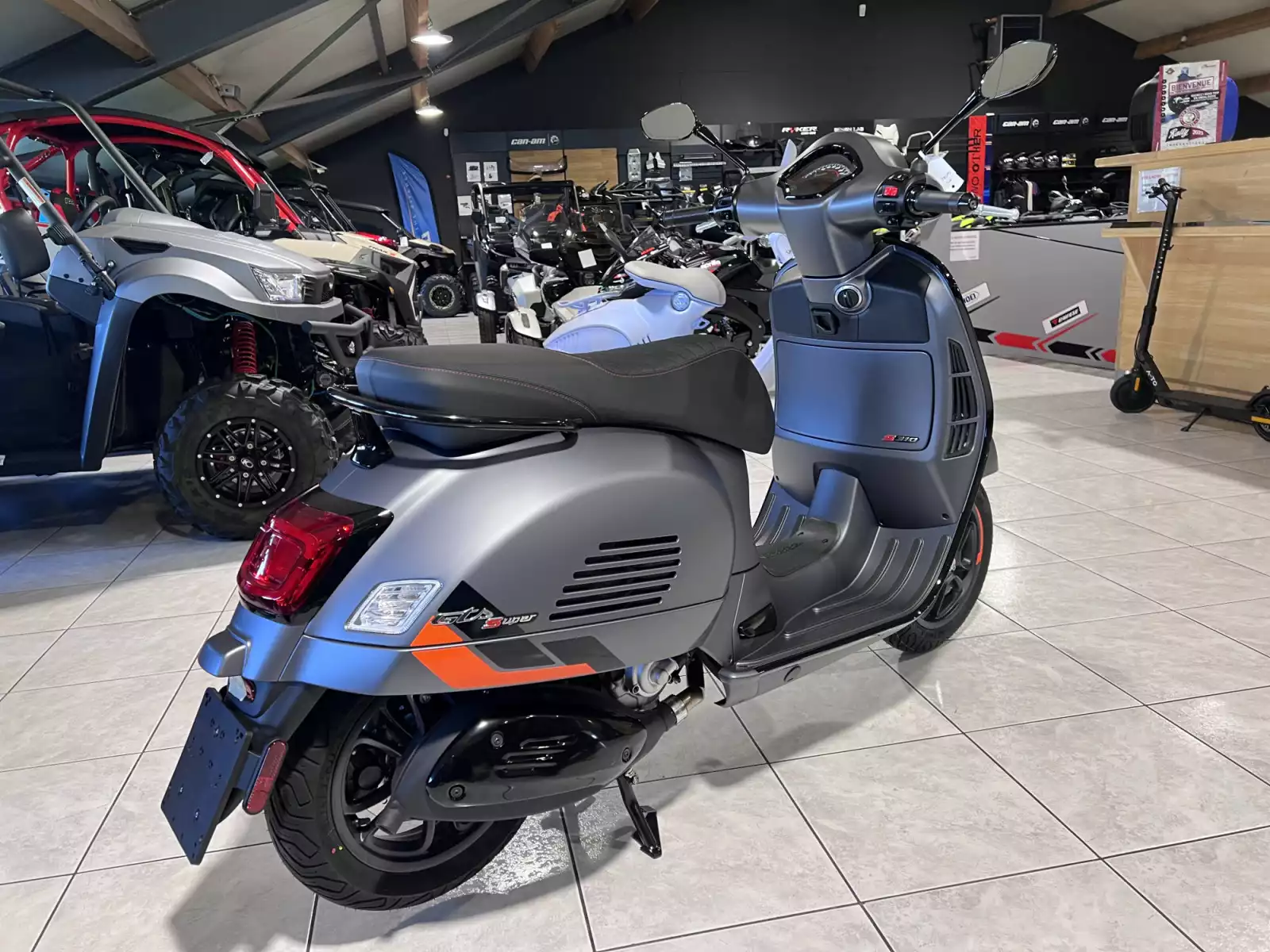 Vespa GTS Super Sport 125 - Photo 1