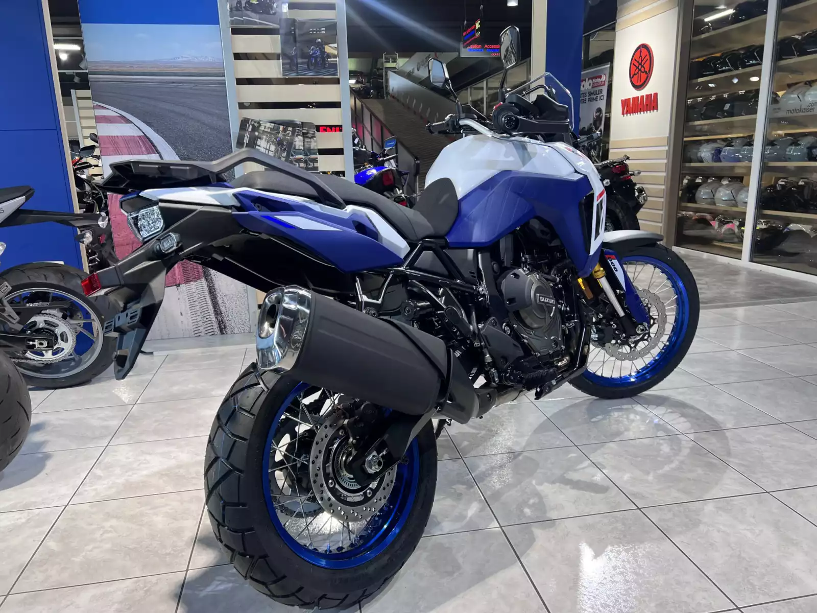 Suzuki V-Strom 800DE DE - Photo 1