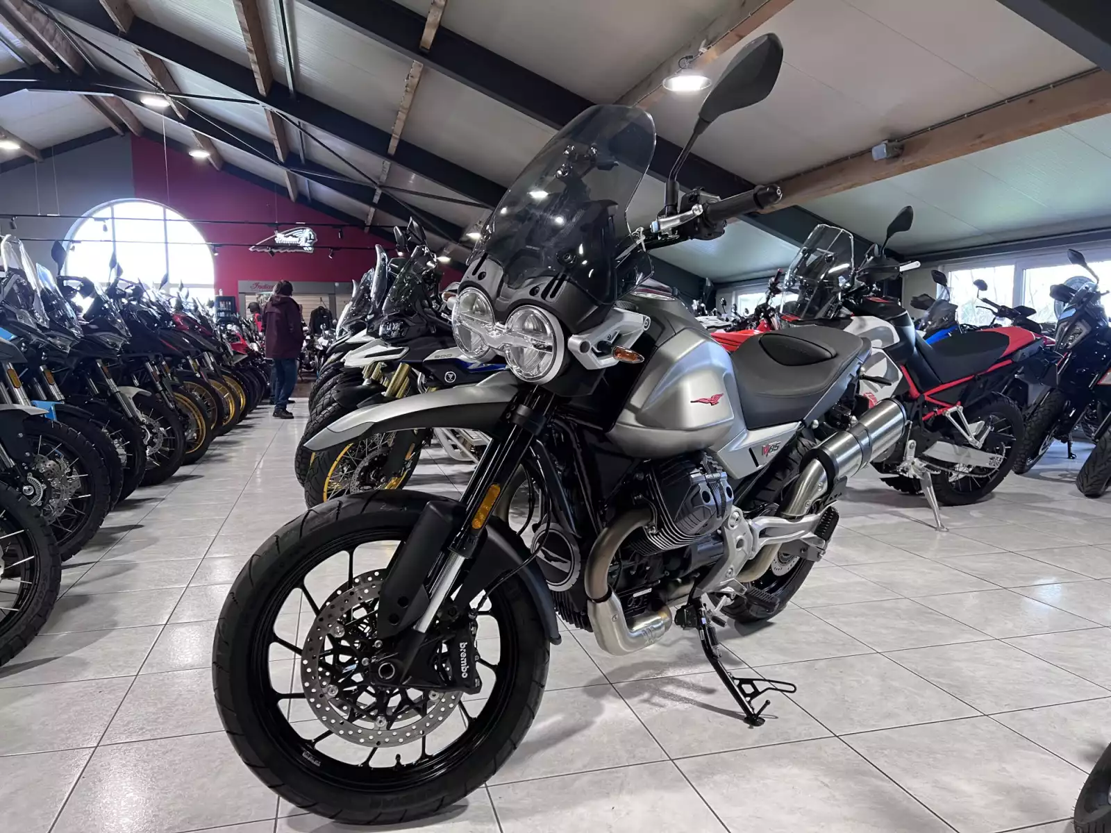 Moto Guzzi V 85 TT Strada - Photo 1