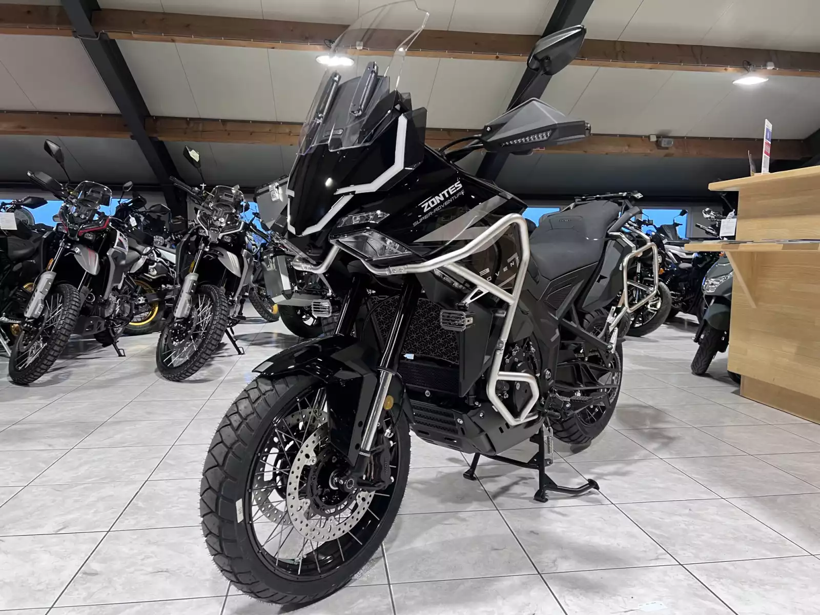 Zontes 703 F BLACK + Pack valises offert - Photo 1