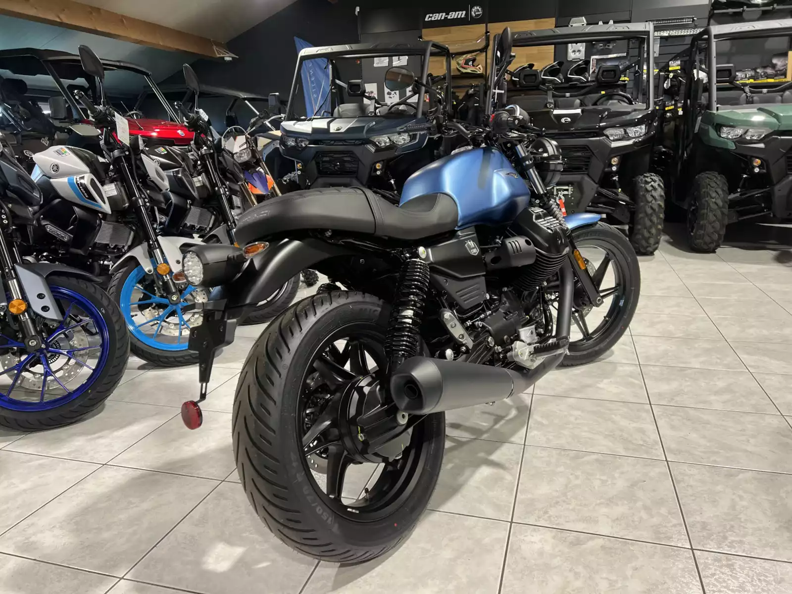 Moto Guzzi V 7 STONE - Photo 1