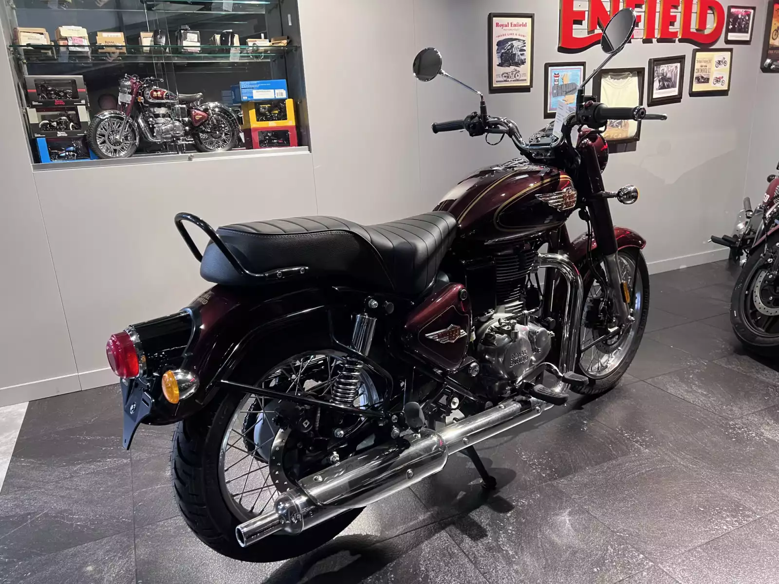 Royal Enfield Bullet 350 Maroon - Photo 1