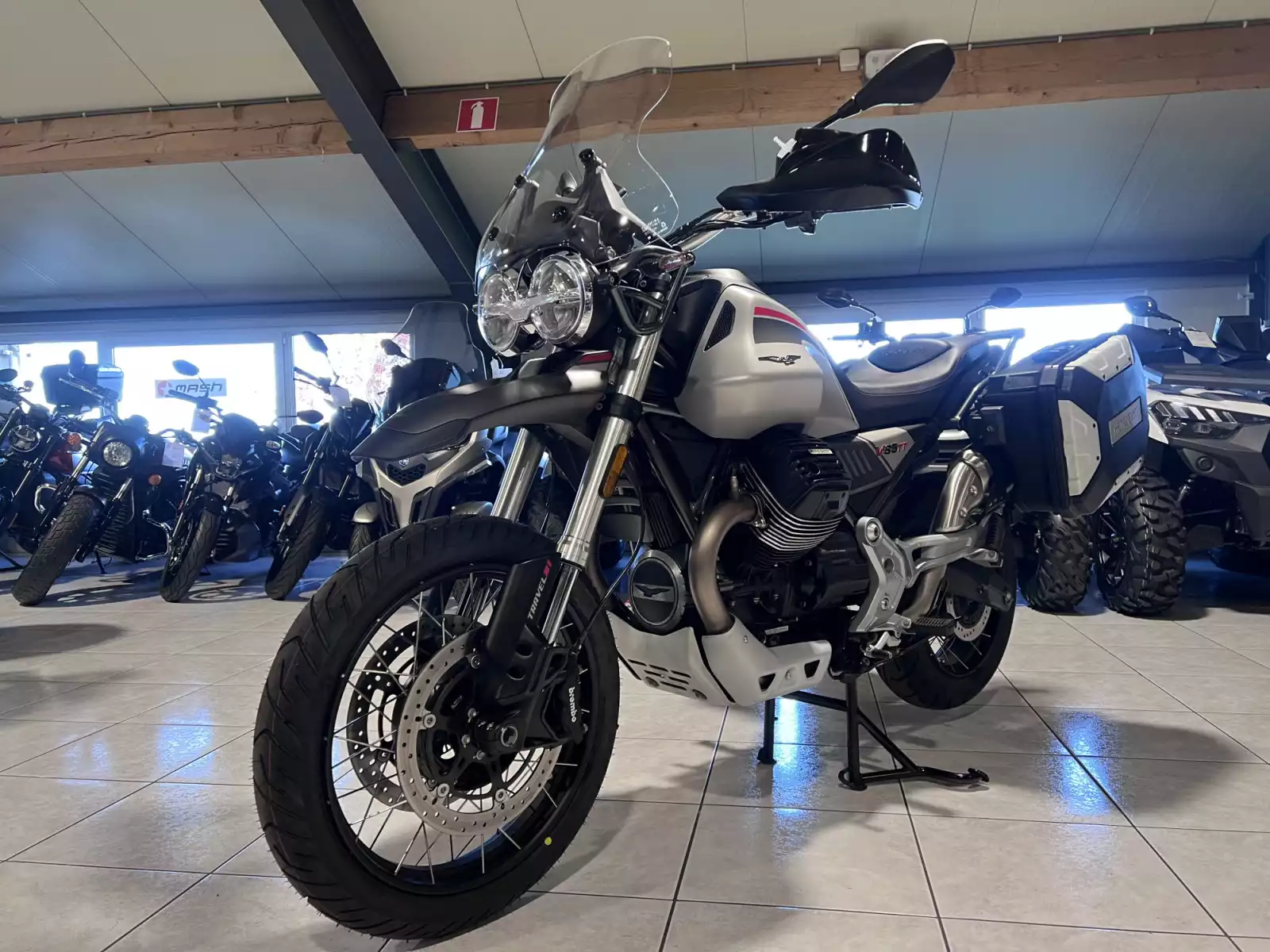 Moto Guzzi V 85 TT TRAVEL 35 KW - Photo 1