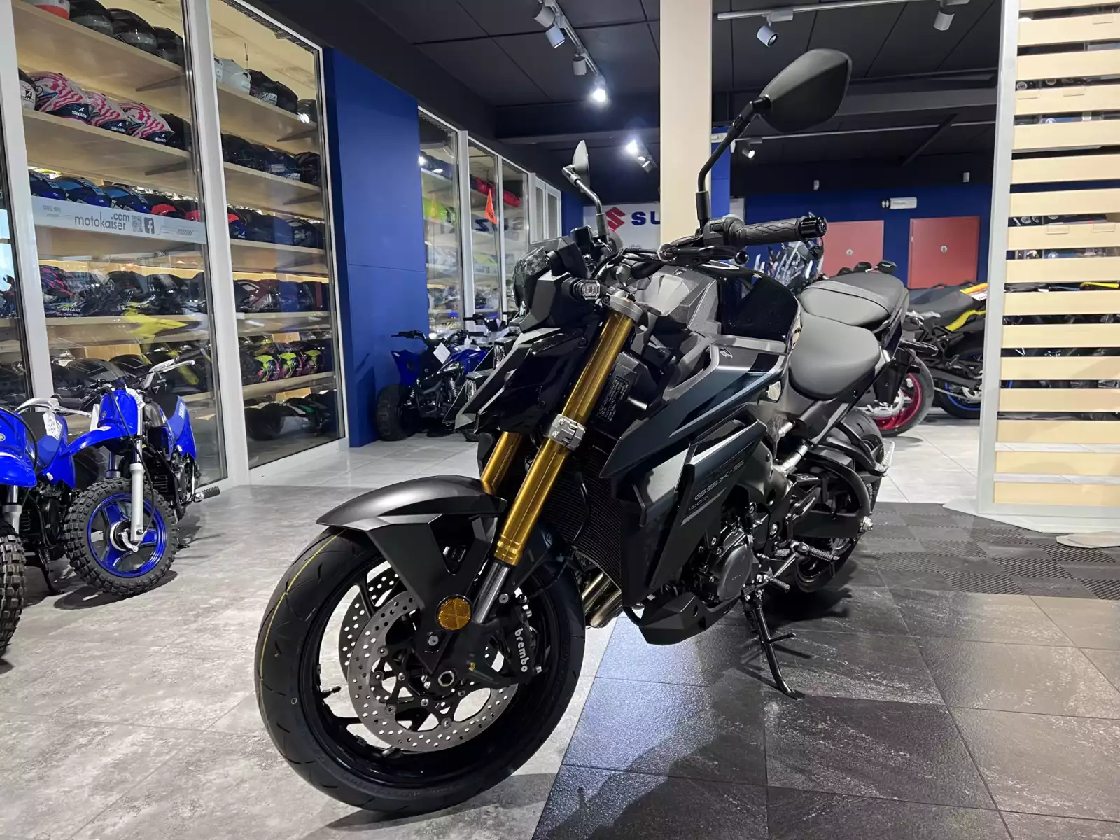 Suzuki GSX-S 1000 - Photo 1