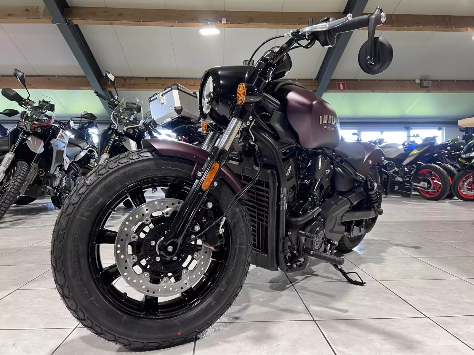 Indian Scout Bobber Maroon Metallic Smoke - Photo 1