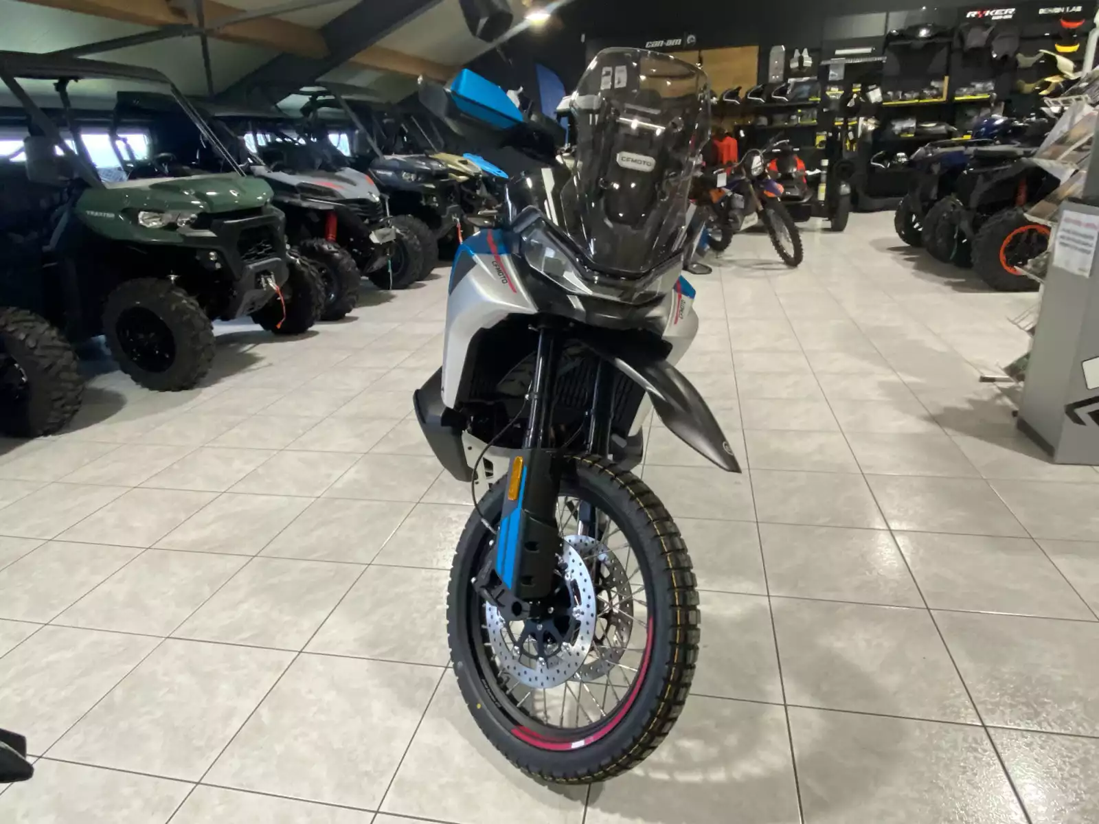 CF Moto 800 MT X - Photo 1