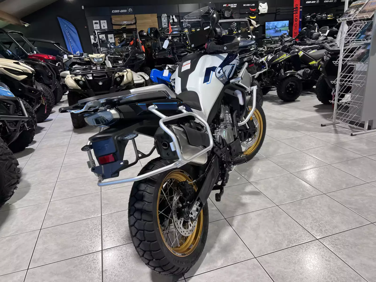 CF Moto 800 MT EXPLORER - Photo 1