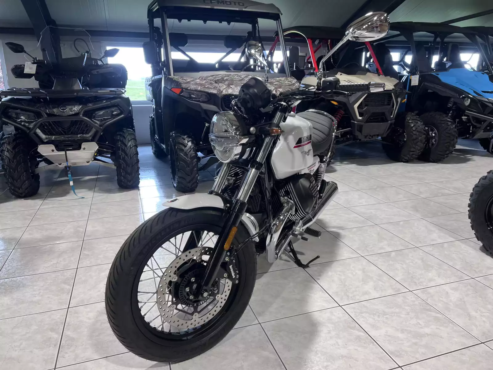 Moto Guzzi V 7 SPECIAL - Photo 1