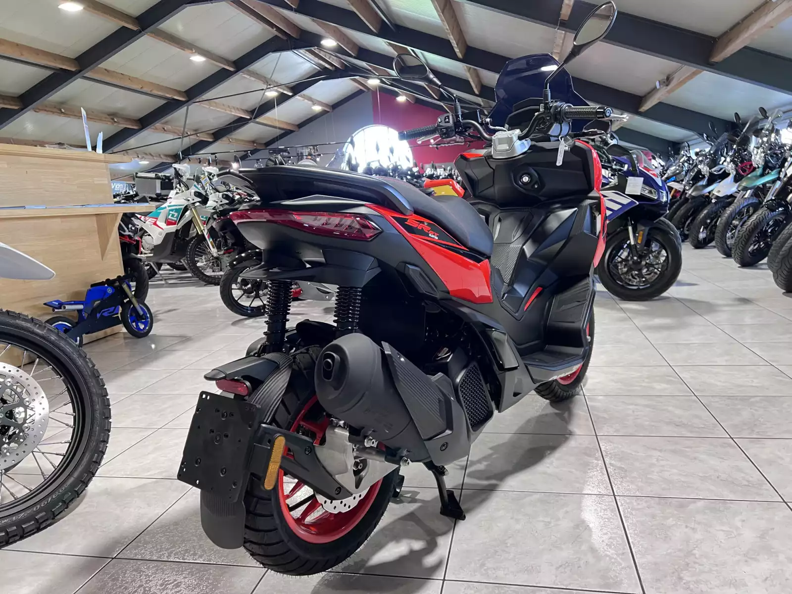 Aprilia SR 125 GT SPORT RED - Photo 1