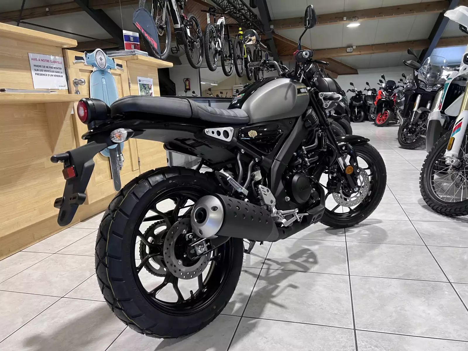 Yamaha XSR 125 - Photo 1