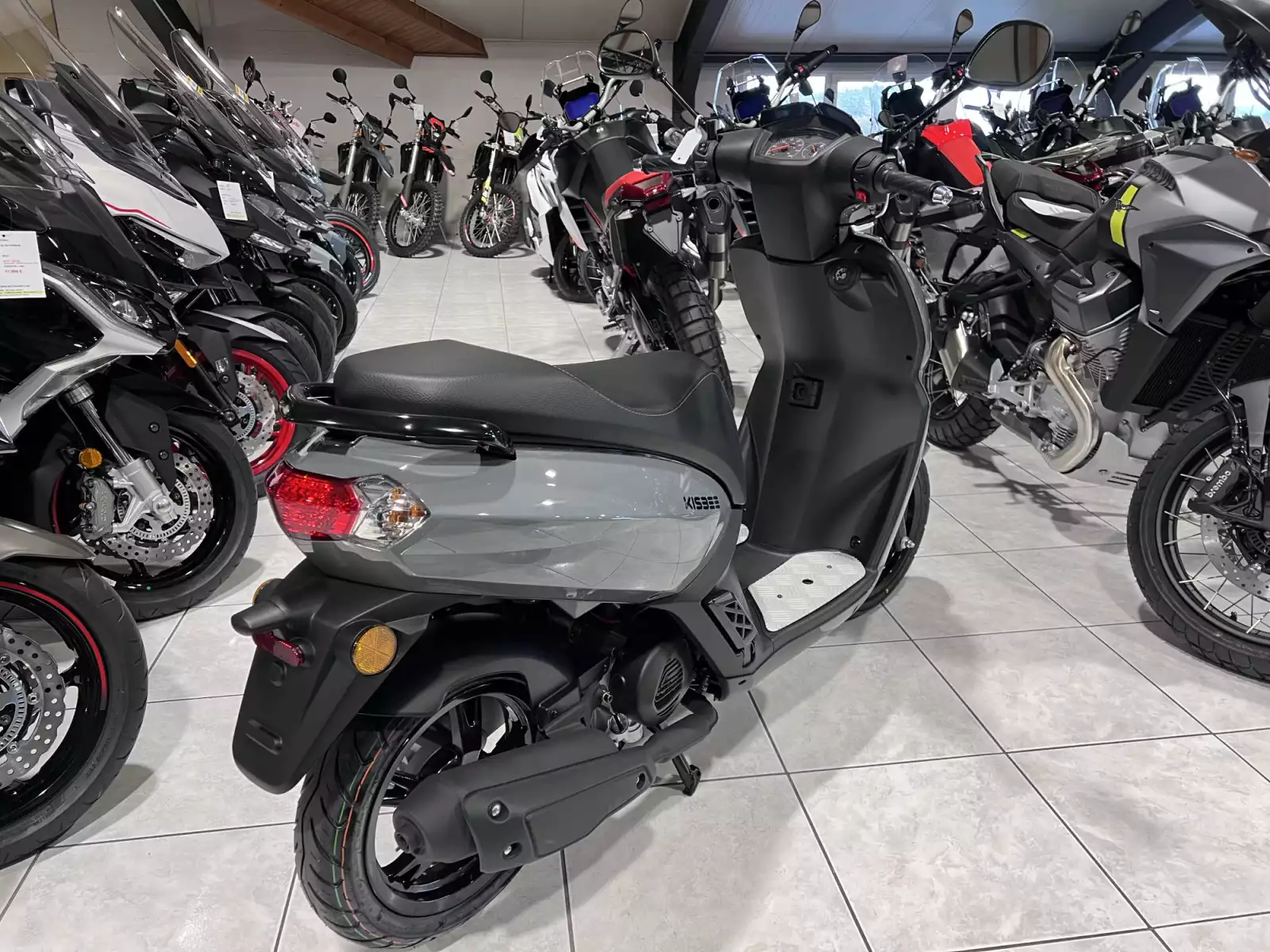 Peugeot Kisbee CL A 25 km/h Meteor Grey - Photo 1