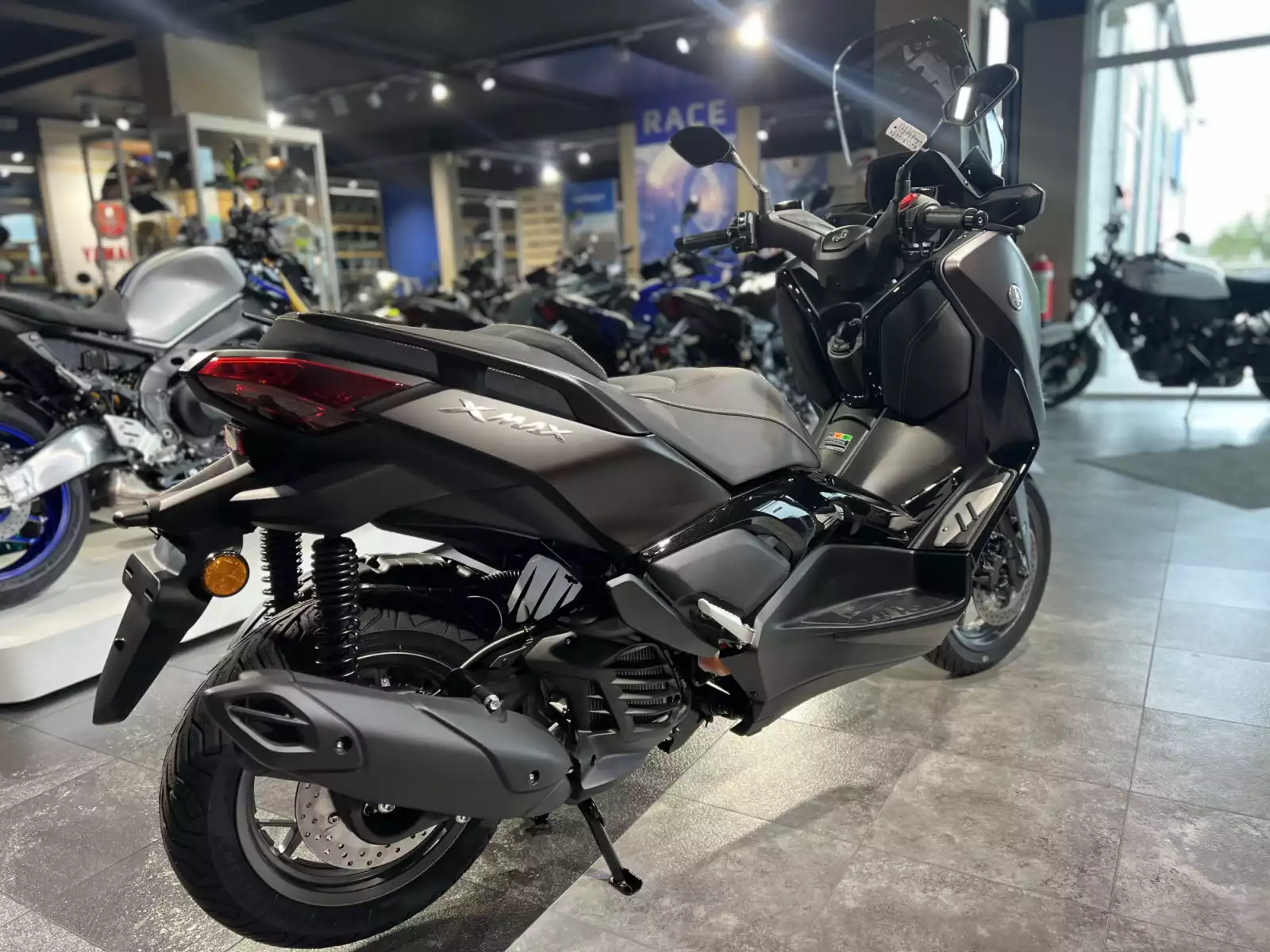 Yamaha X-Max 125 TECHMAX + - Photo 1
