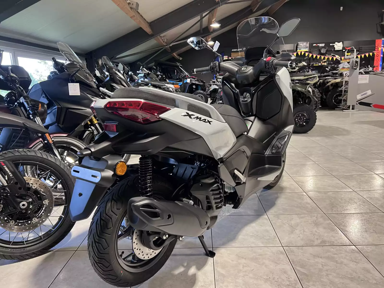 Yamaha X-Max 125 TECH MAX + - Photo 1