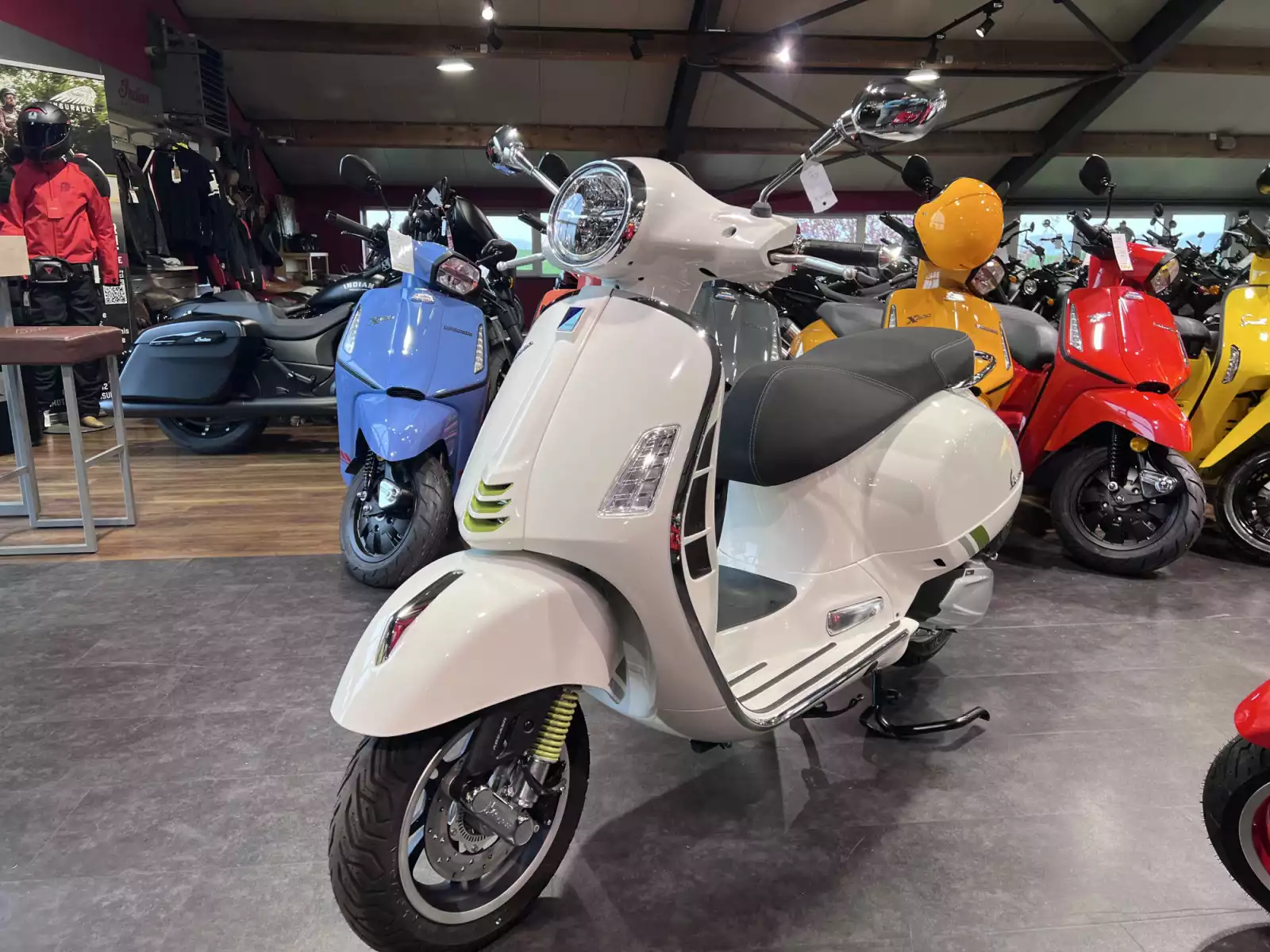 Vespa GTS Super Tech 300 310 - Photo 1