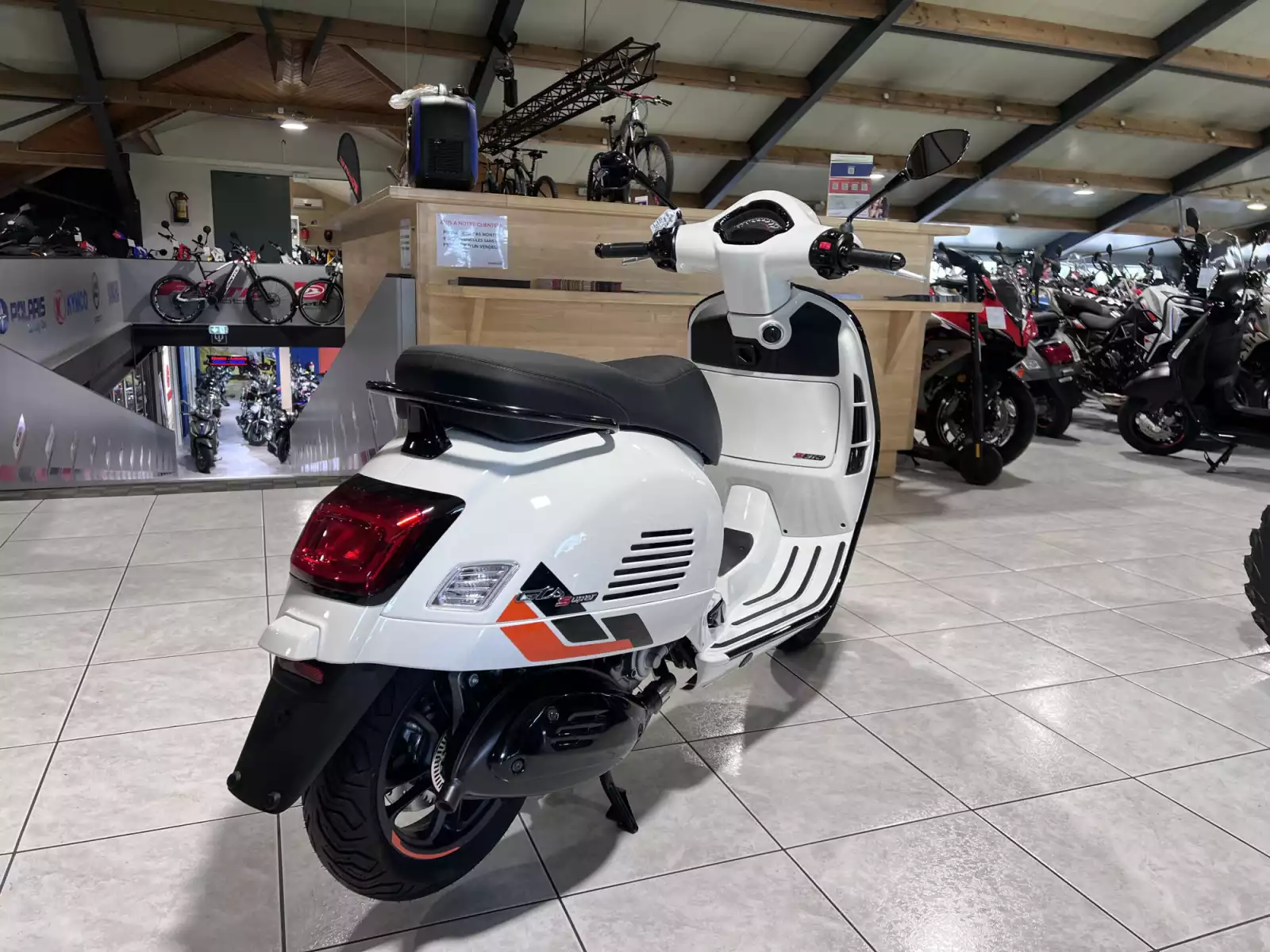 Vespa GTS Super Sport 310 - Photo 1