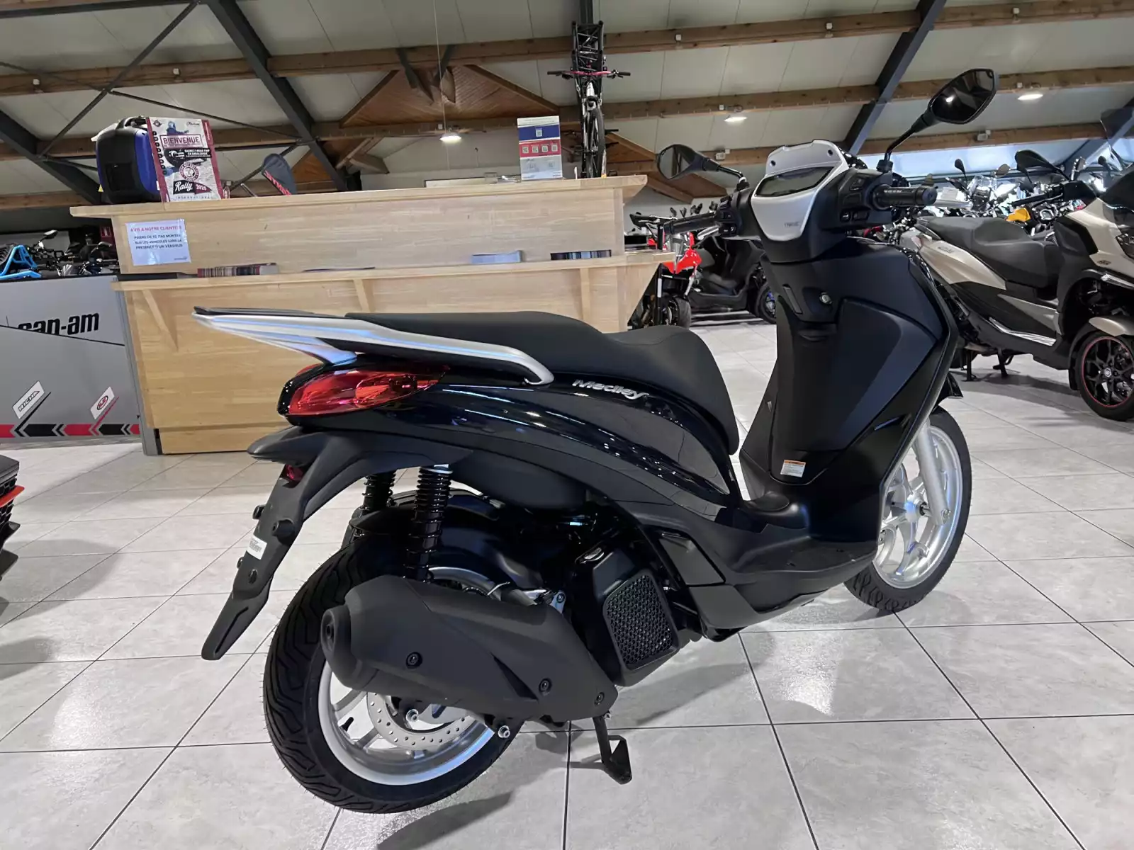 Piaggio Medley 125 - Photo 1