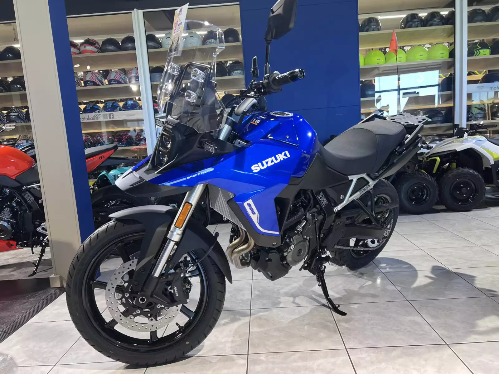 Suzuki V-Strom 800 - Photo 1