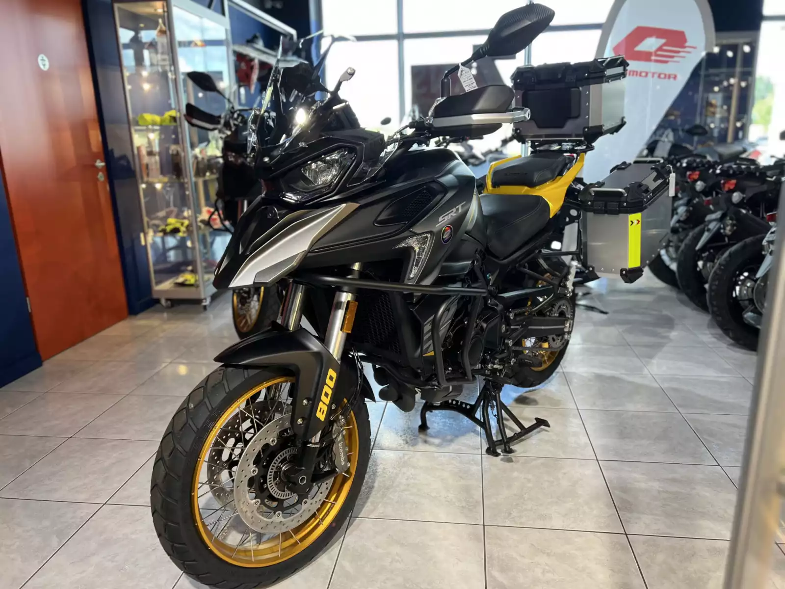 QJ Motor SRT 800 SX TOURING - Photo 1