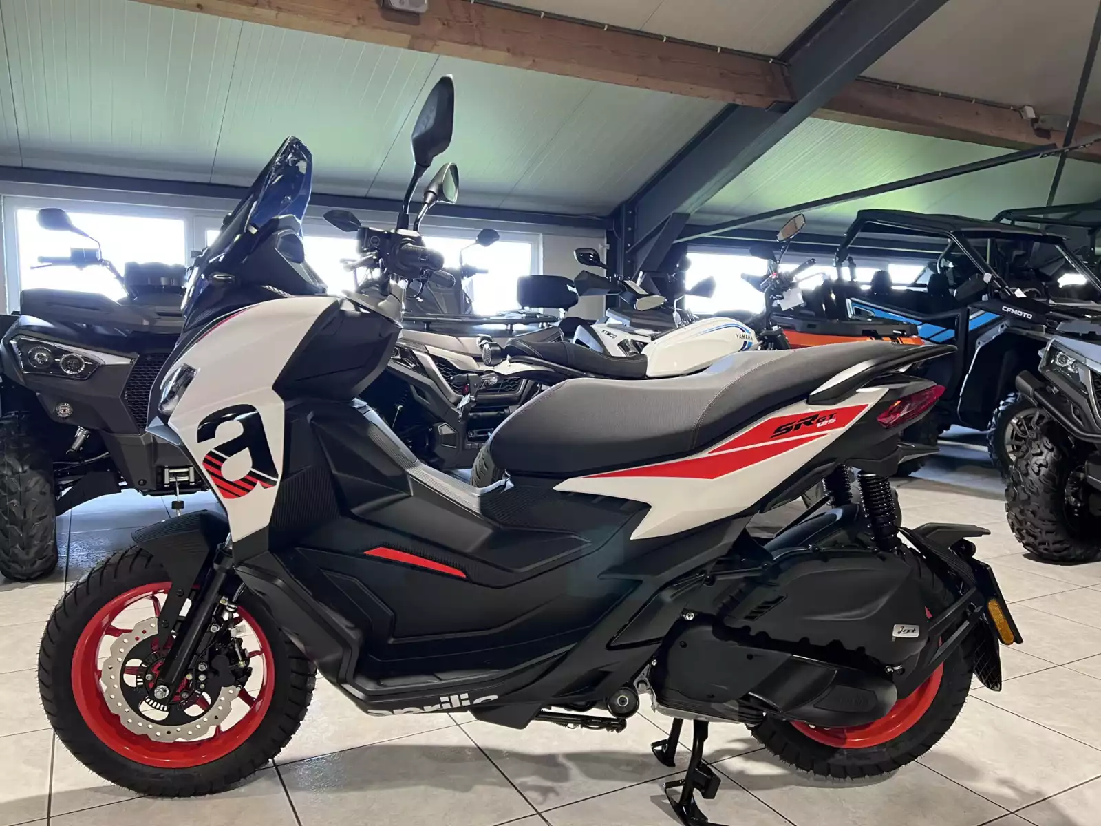 Aprilia SR 125 GT SPORT BLANC - Photo 1