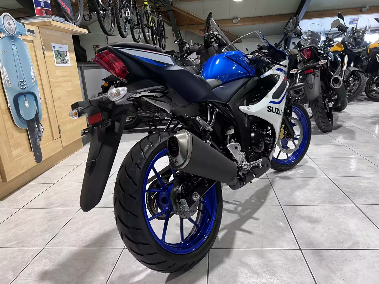 Suzuki GSX-R 125 - Photo 1