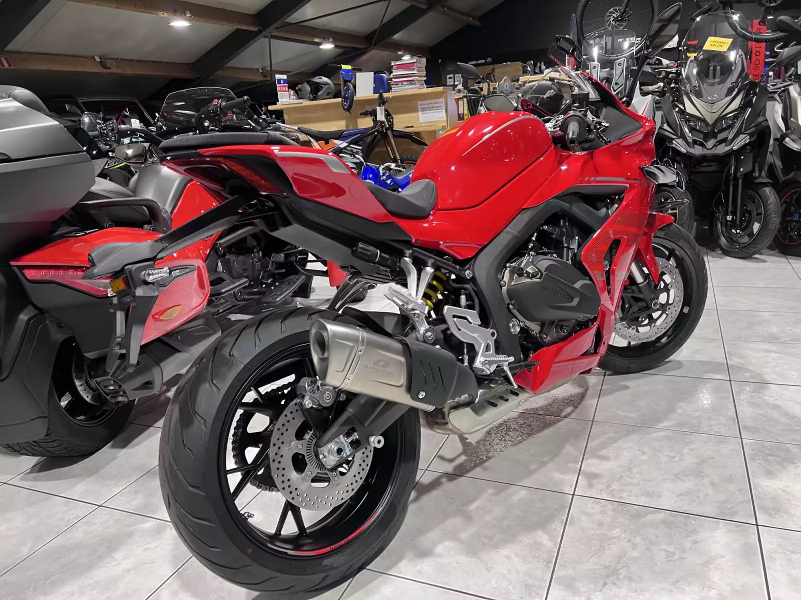 QJ Motor SRK 800 RR - Photo 1