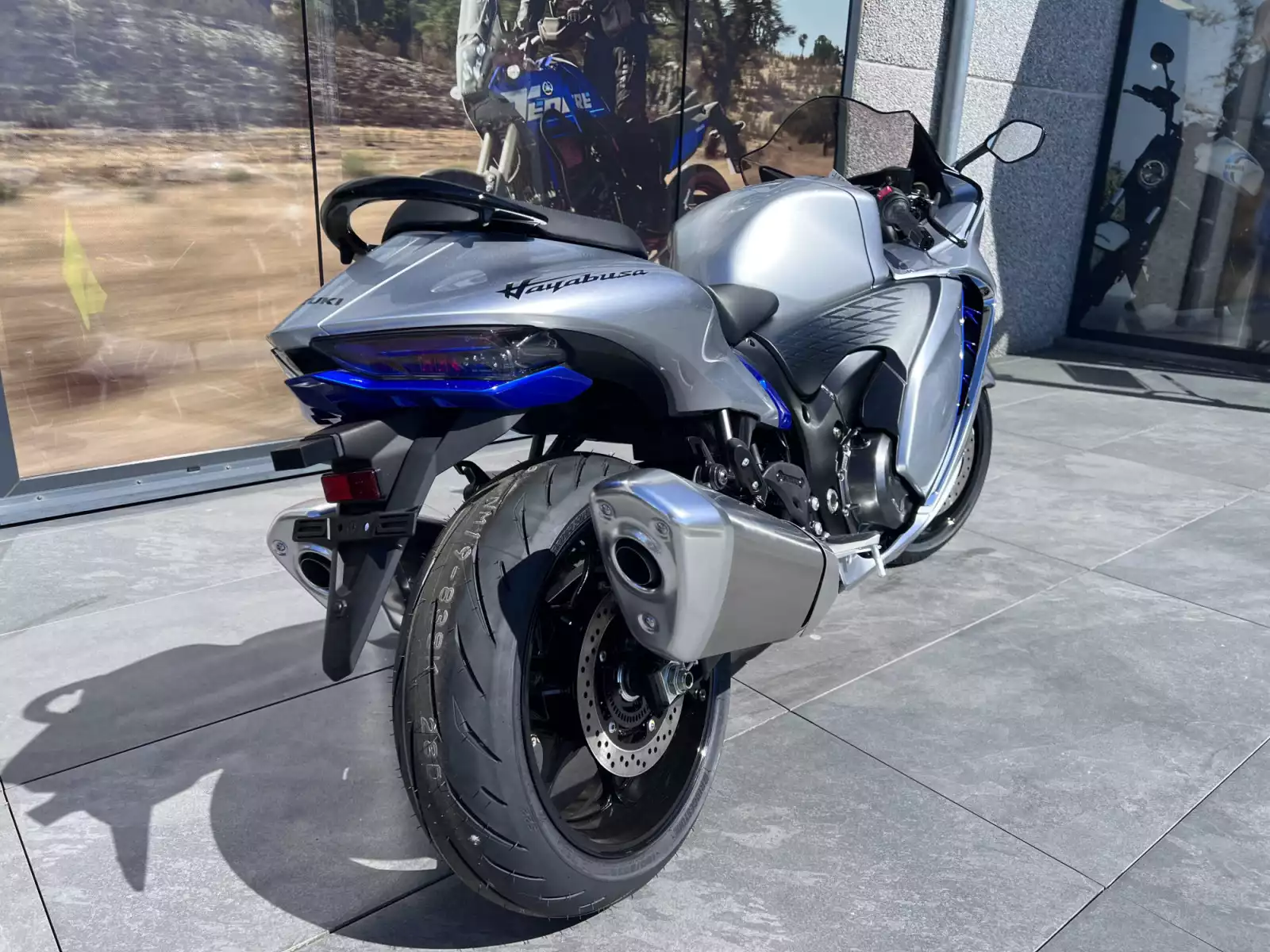 Suzuki Hayabusa 1300 - Photo 1