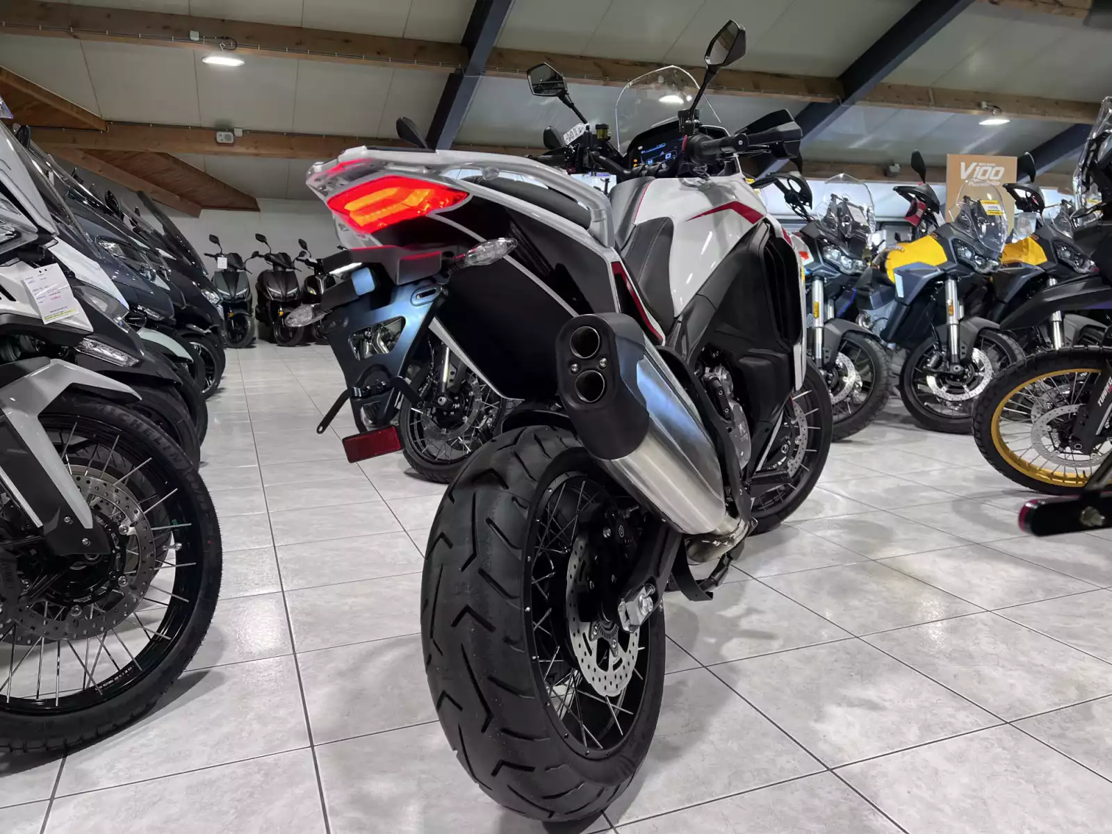 Moto Morini X-Cape 1200 - Photo 1
