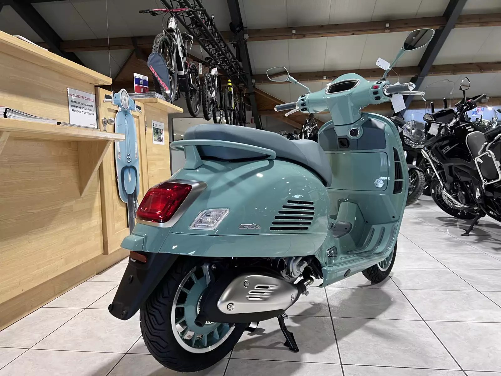 Vespa GTS 310 80 TH - Photo 1