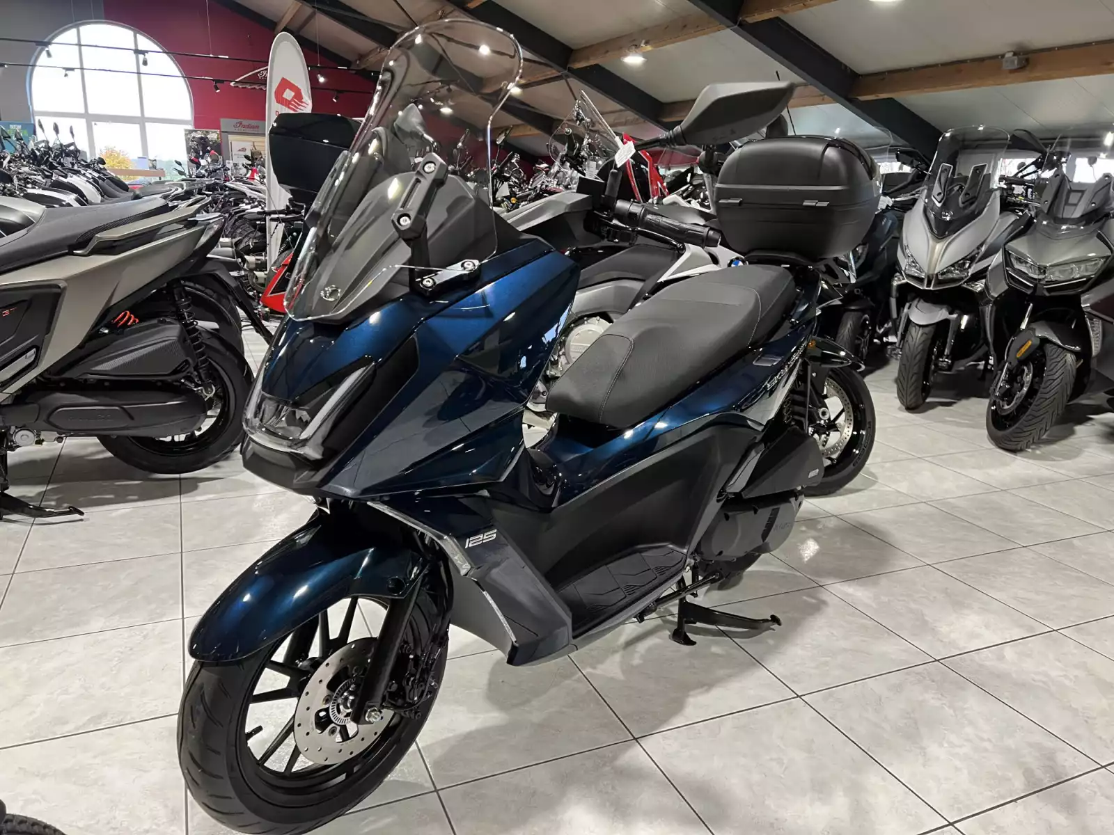 Kymco Skytown 125 - Photo 1