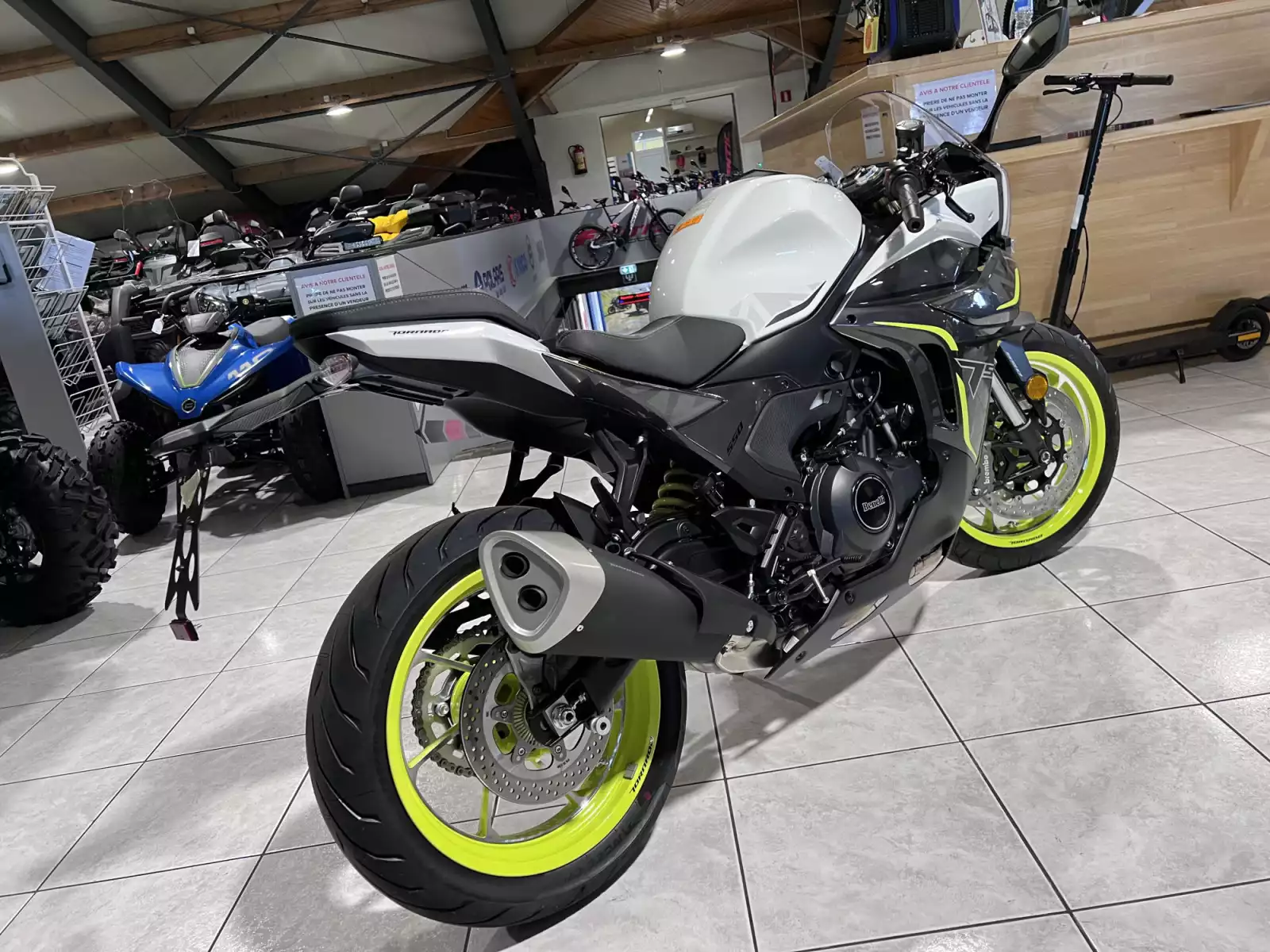 Benelli Tornado 550 - Photo 1
