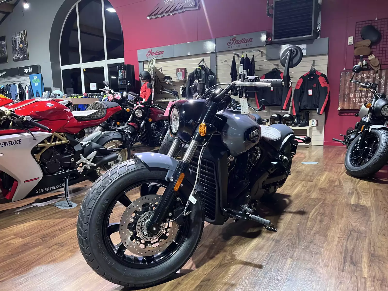 Indian Scout Bobber 1200  Stealth Gray - Photo 1