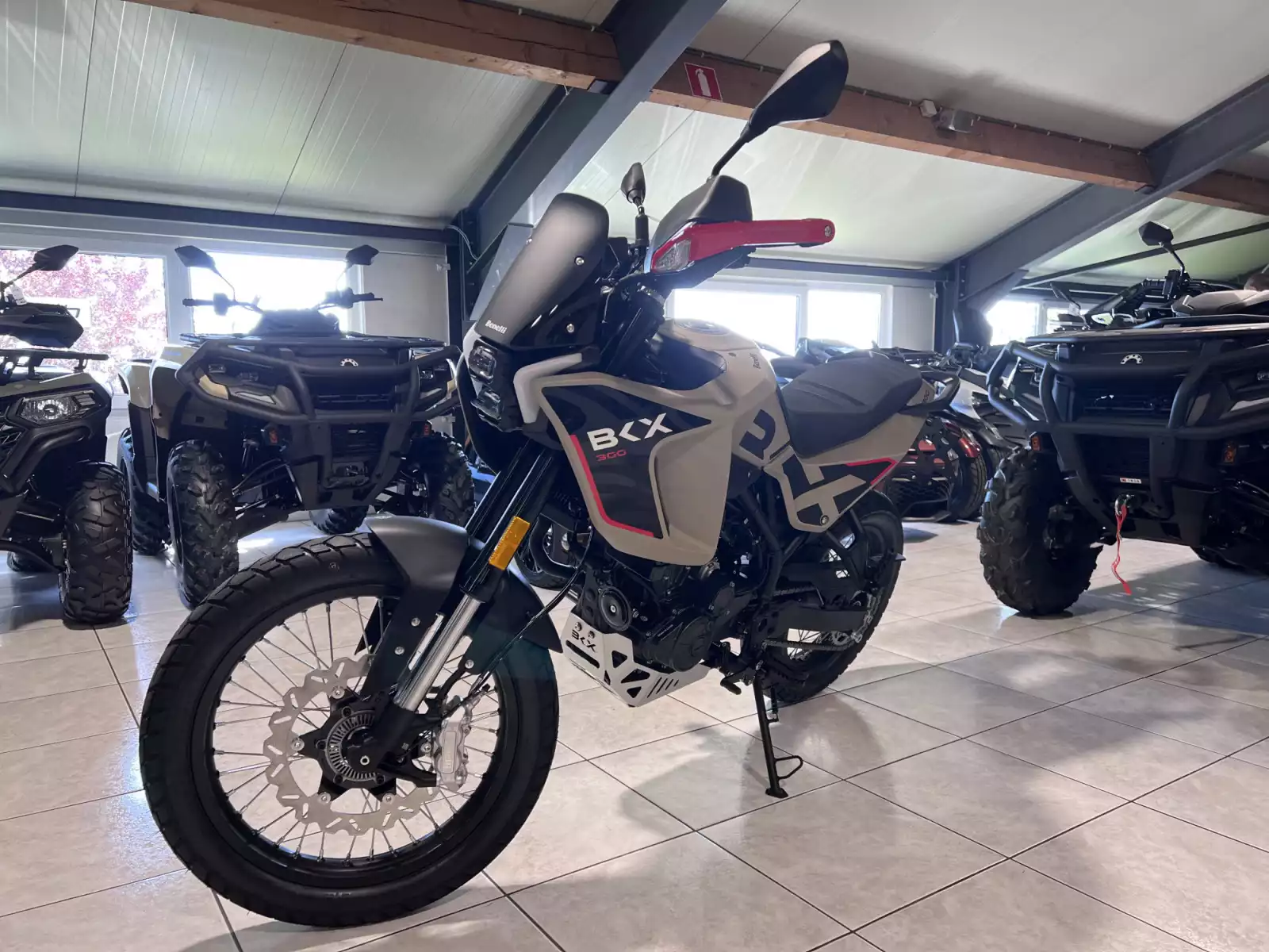 Benelli BKX 300 - Photo 1