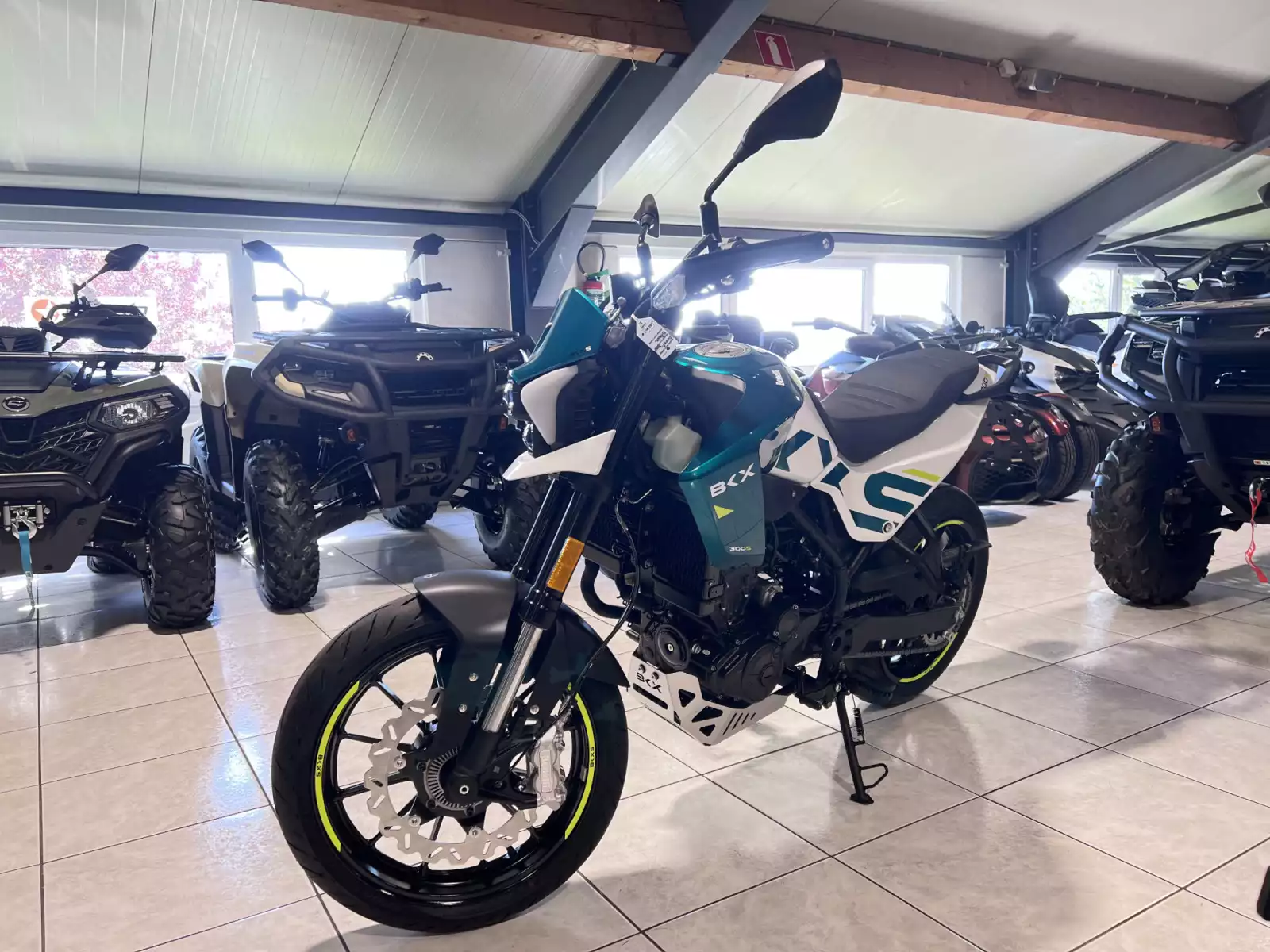 Benelli BKX 300 S - Photo 1